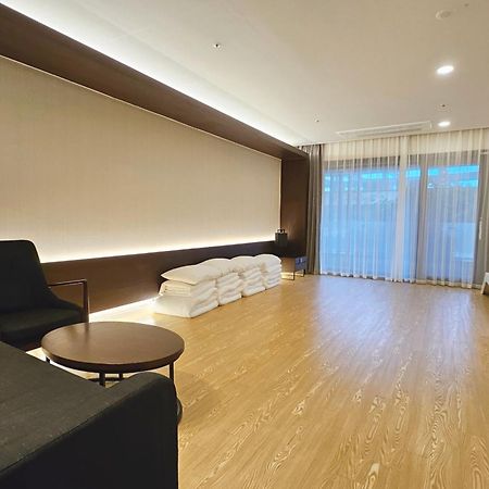 The Qube Resort Jeju Seogwipo Exterior photo