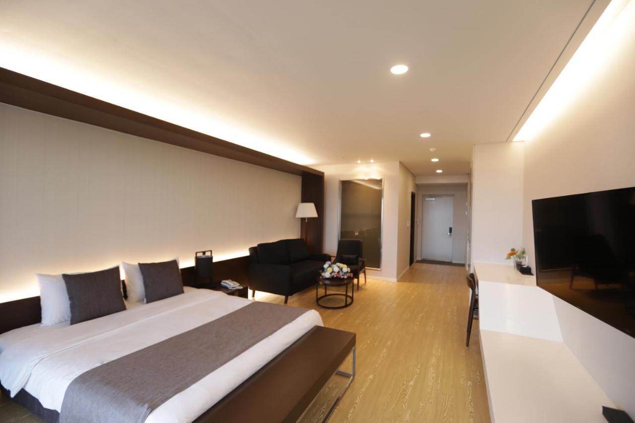 The Qube Resort Jeju Seogwipo Exterior photo