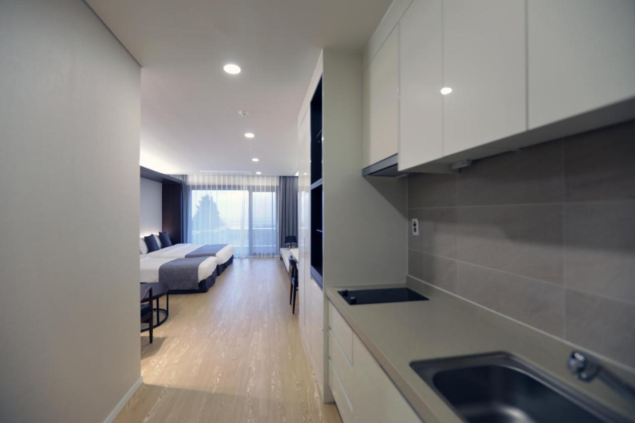 The Qube Resort Jeju Seogwipo Exterior photo