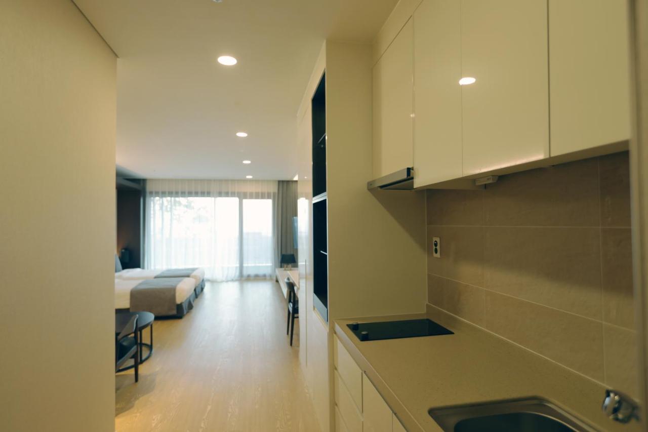 The Qube Resort Jeju Seogwipo Exterior photo