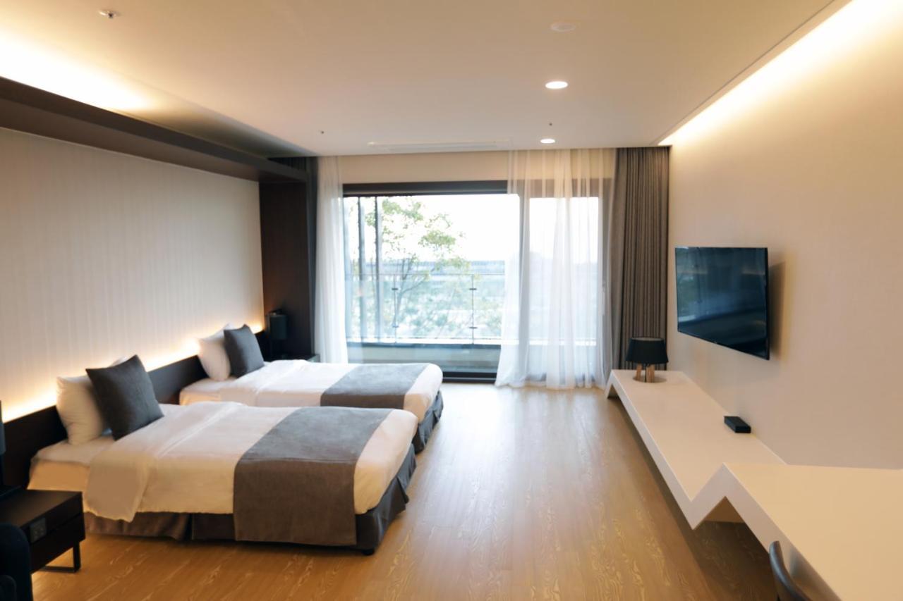 The Qube Resort Jeju Seogwipo Exterior photo