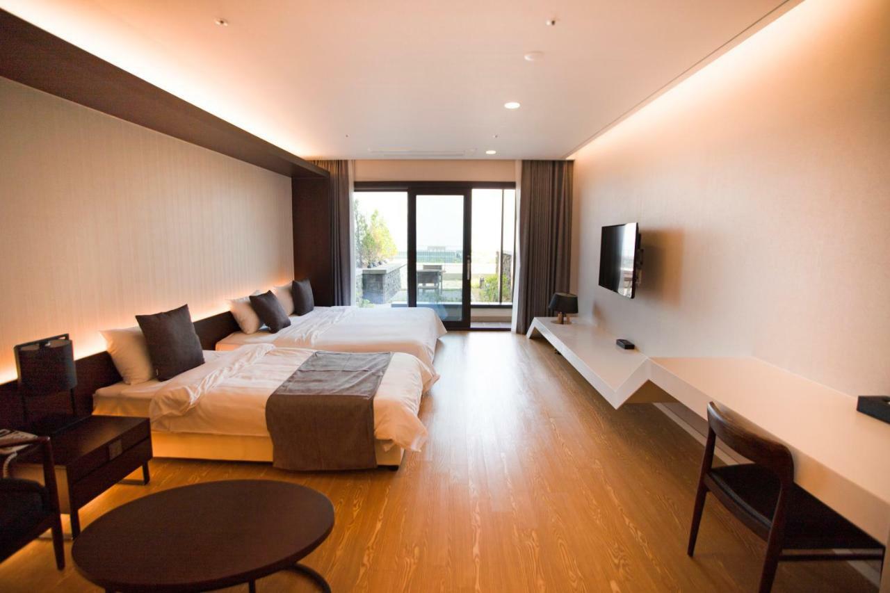 The Qube Resort Jeju Seogwipo Exterior photo